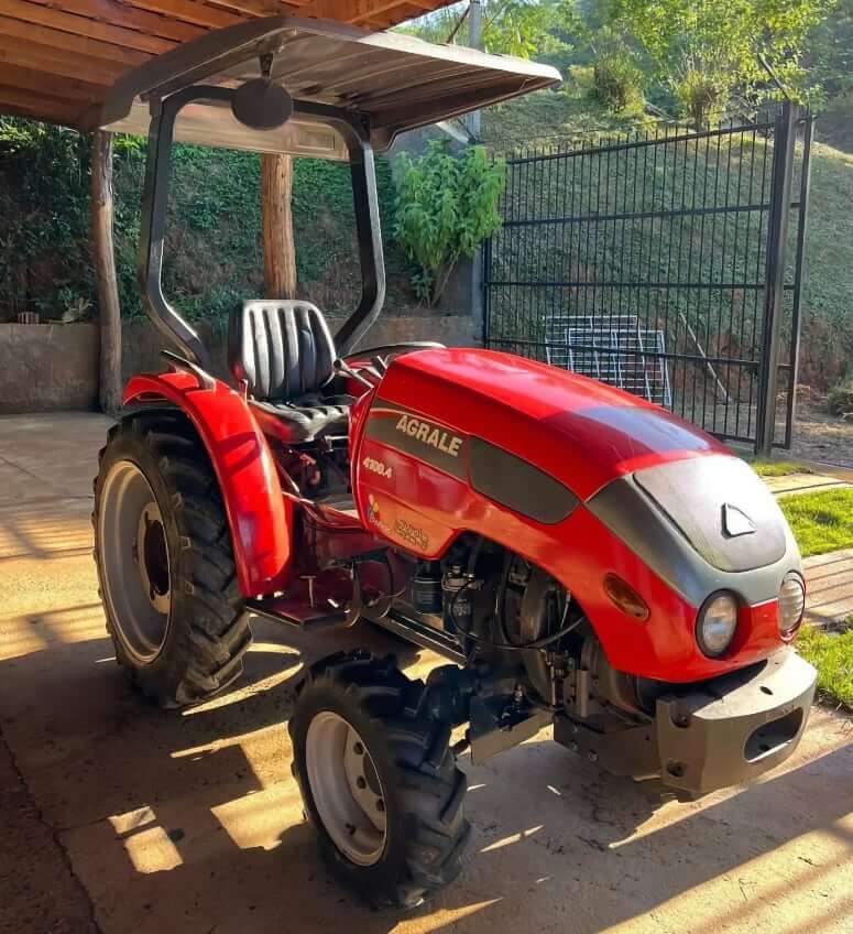 Agrale 4100.4 Tractor with Canopy