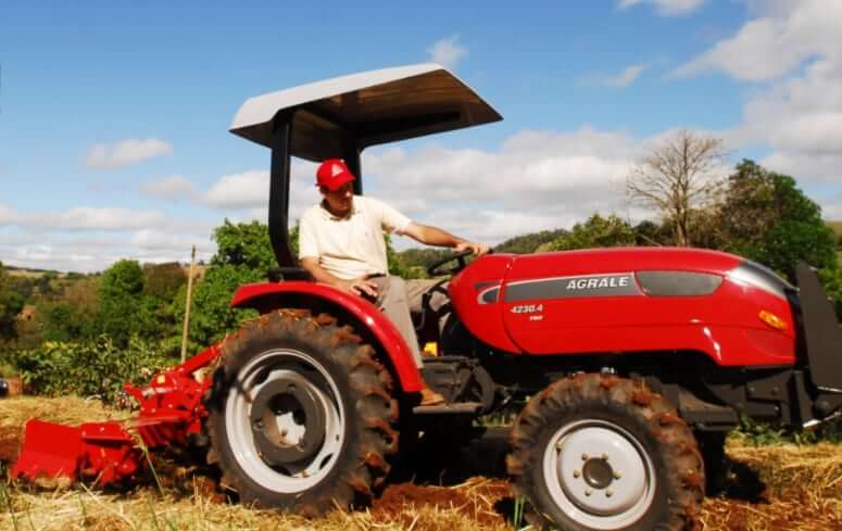 Agrale 4230.4 Utility Tractor PTO and 3-Point Hitch