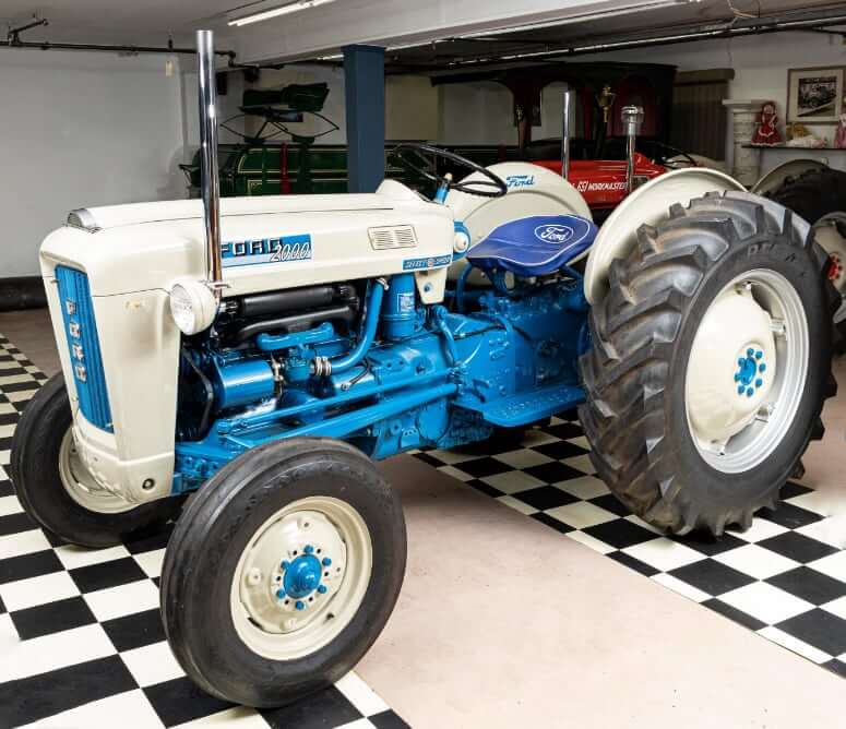 Ford 2000 Tractor Specs