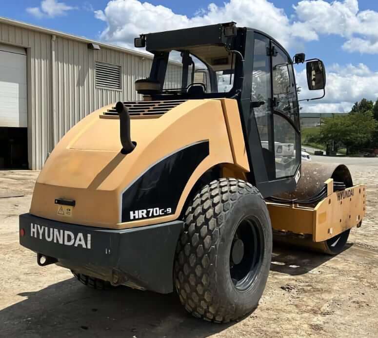 Hyundai HR70C-9 Compactor Specs and Dimensions