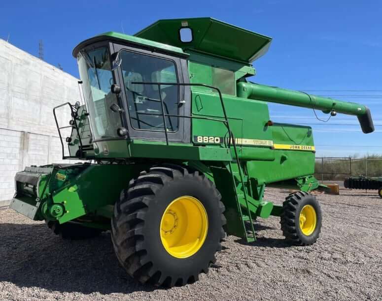 John Deere 8820 Titan II Combine Specs