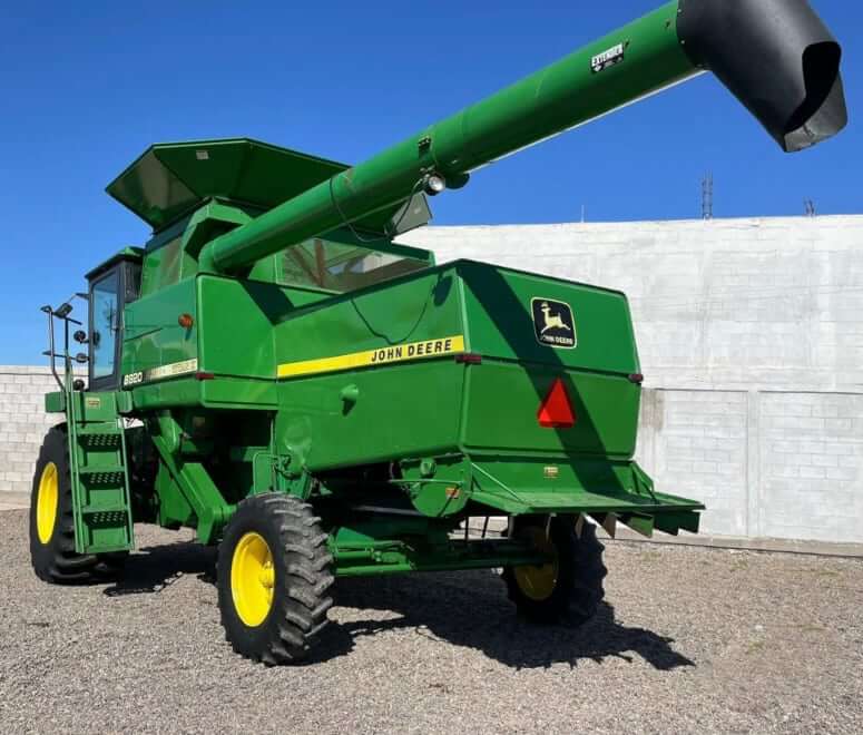 John Deere 8820 Titan II Weight