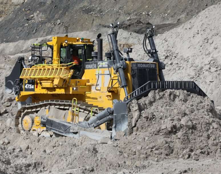 Komatsu D475A-8 Dozer at Work