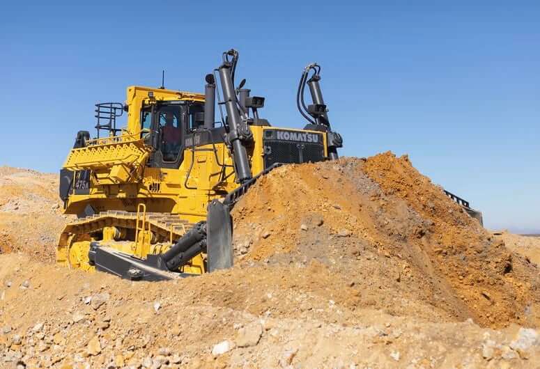 Komatsu D475A-8 Dozer Blade Capacity