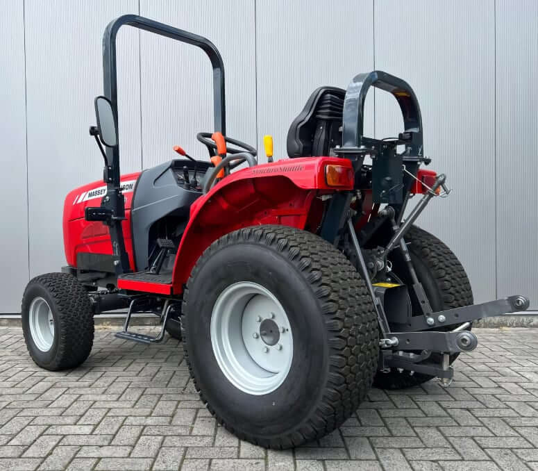 Massey Ferguson 1529 PTO and Hitch